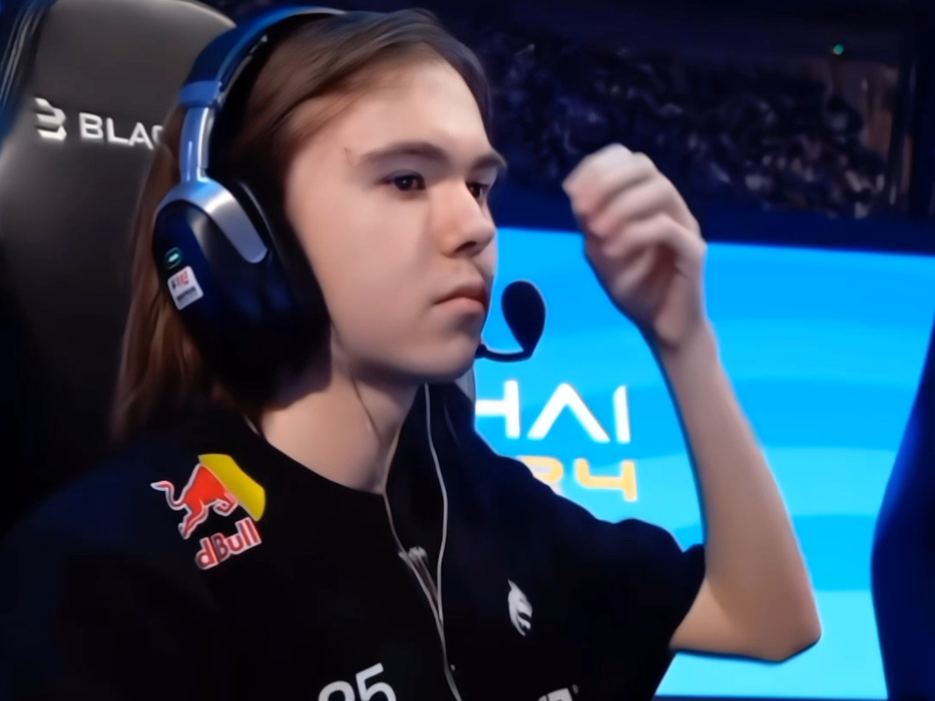 4队只差2 4队只差2