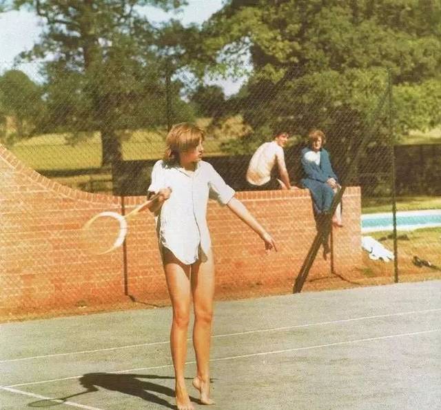 也拉近了各 也拉近了各